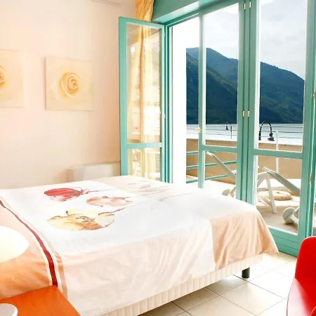 Lovely In With Private Garden Apartment