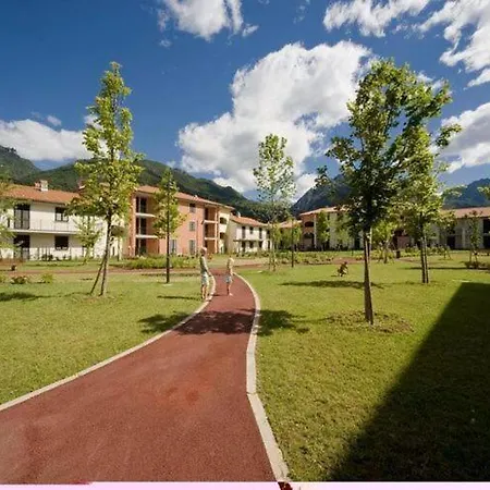 Lovely In With Private Garden Apartment *